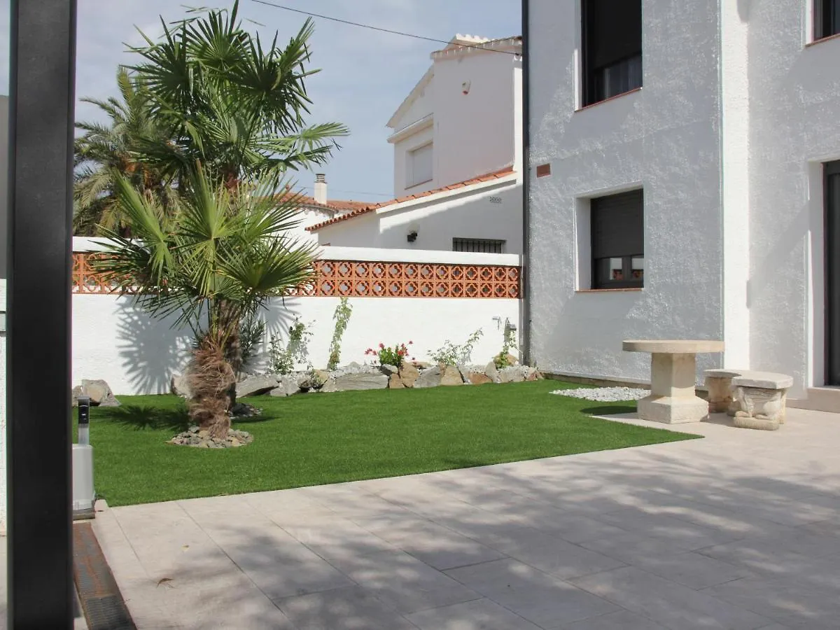 Holiday Home Alberes By Interhome Empuriabrava