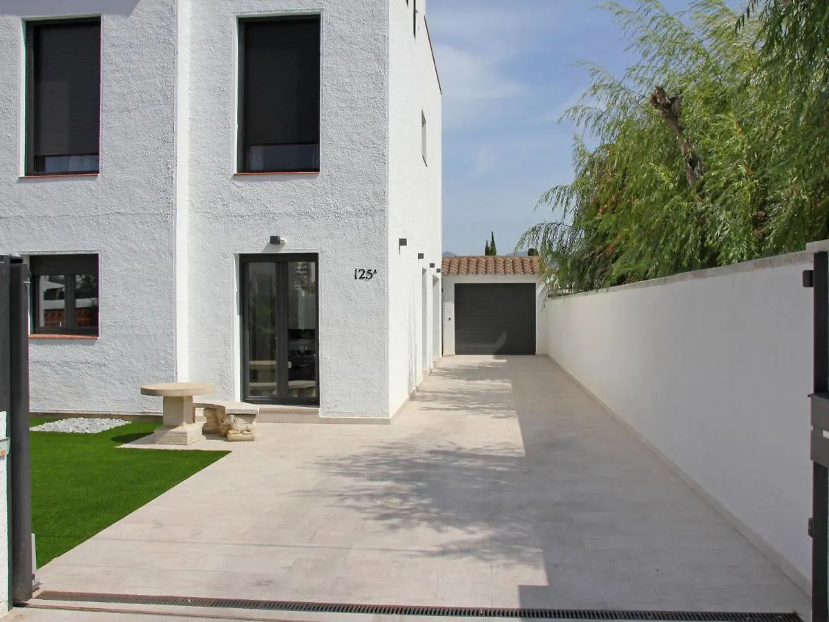 Holiday Home Alberes By Interhome Empuriabrava