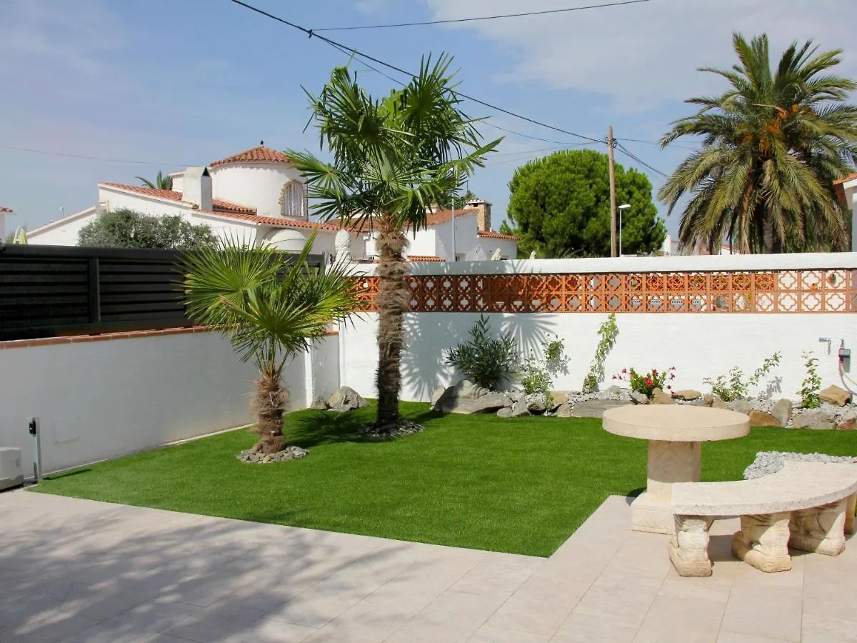 Holiday Home Alberes By Interhome Empuriabrava
