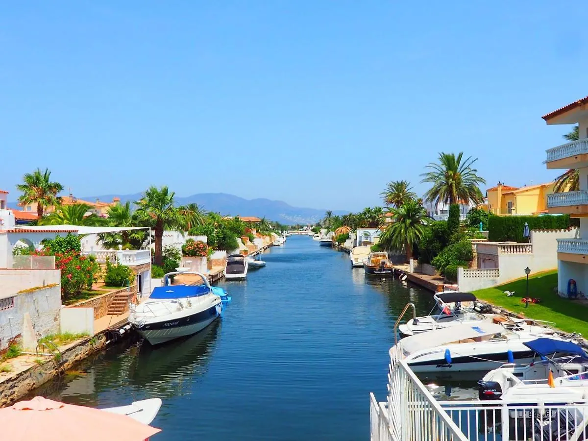 Holiday Home Alberes By Interhome Empuriabrava